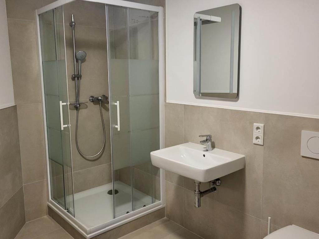 Monteurzimmer Mit Zwei Einzelnen Betten In Einer 3Zi Wohnung Mit Kuche Und Bad Όσναμπρουκ Εξωτερικό φωτογραφία